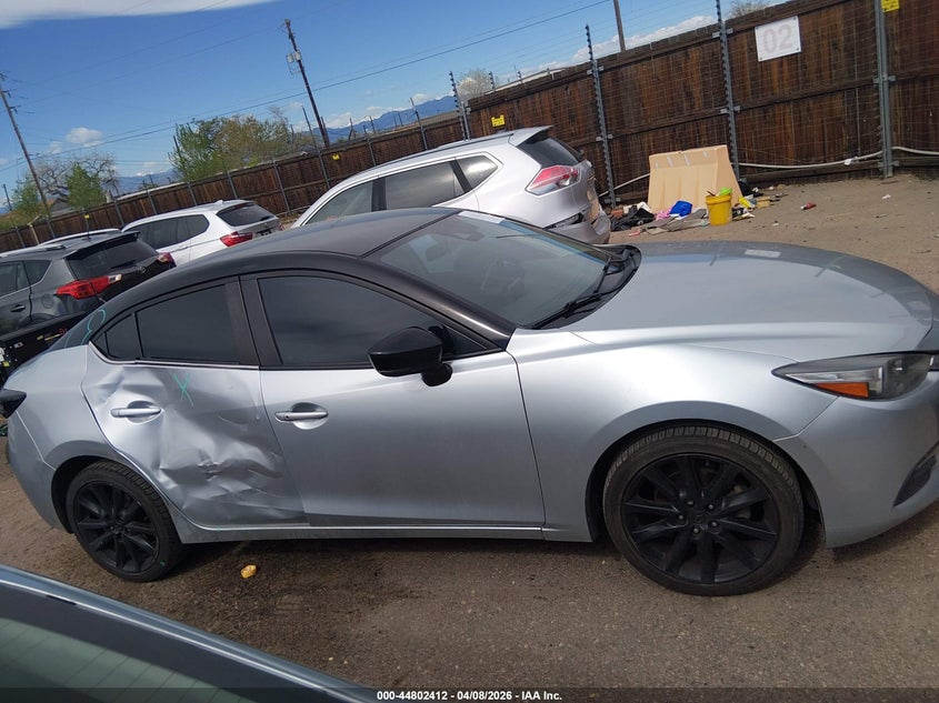 2018 Mazda 3 2.5 Touring grey Lot 111044802412 Vin 3MZBN1V30JM205946