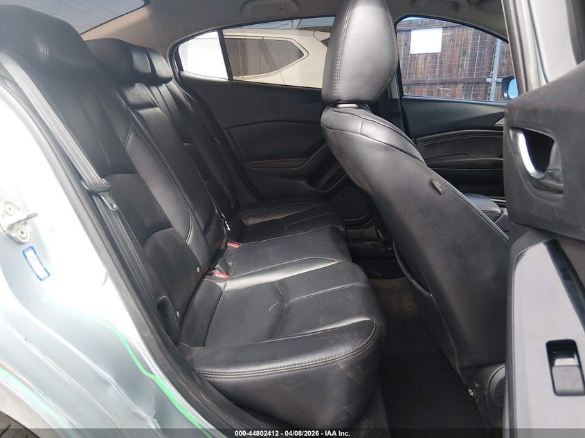 3MZBN1V30JM205946 2018 Mazda 3 2.5 Touring grey