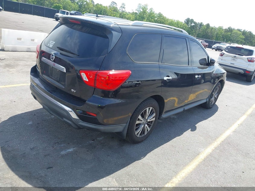 2017 Nissan Pathfinder Sv