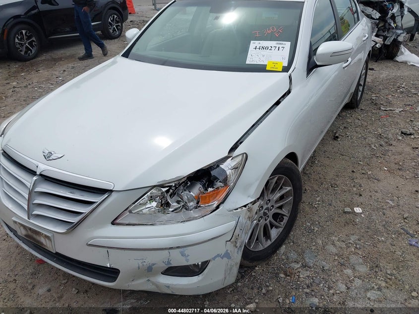 2011 Hyundai Genesis 3.8 VIN: KMHGC4DE3BU114729 Lot: 44802717