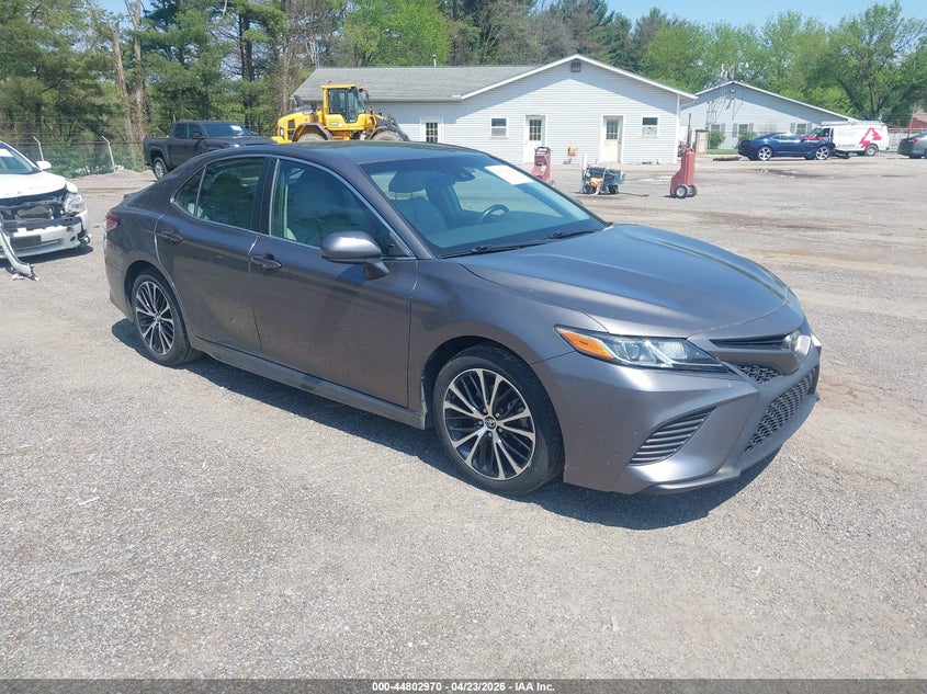 TOYOTA CAMRY SE 2018