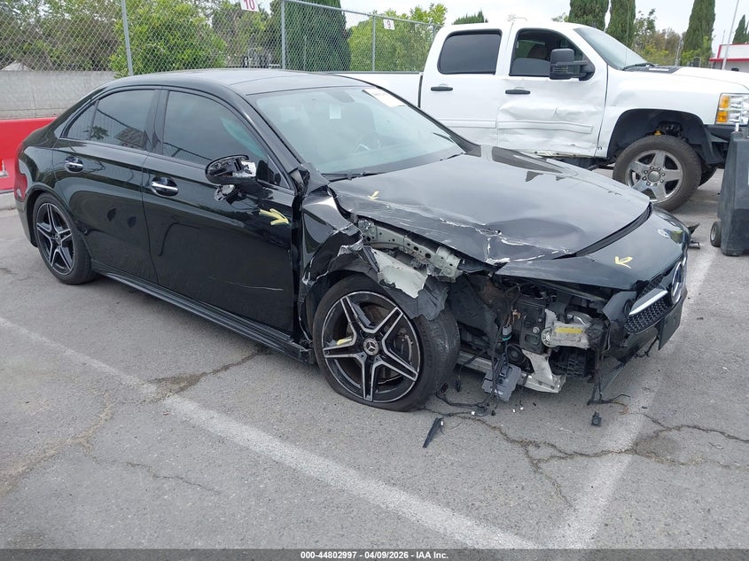 2019 Mercedes-Benz A 220