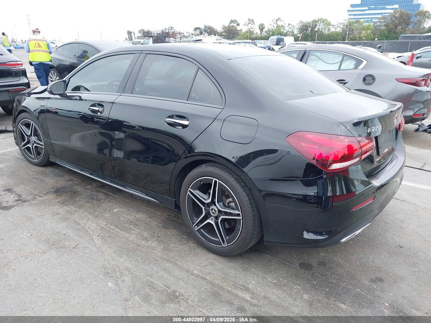 2019 Mercedes-Benz A 220