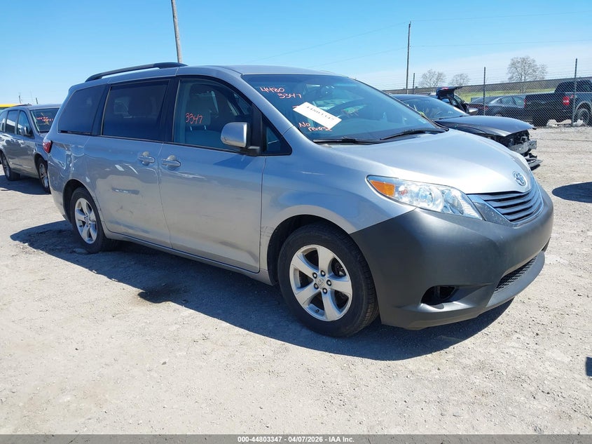 2015 Toyota Sienna Le 8 Passenger