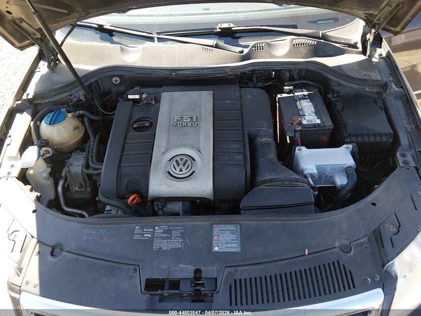 2008 Volkswagen Passat Lux VIN: WVWTK73C28E178187 Lot: 44803547