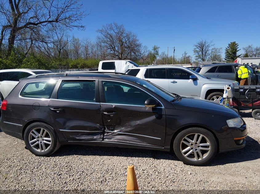 2008 Volkswagen Passat Lux VIN: WVWTK73C28E178187 Lot: 44803547