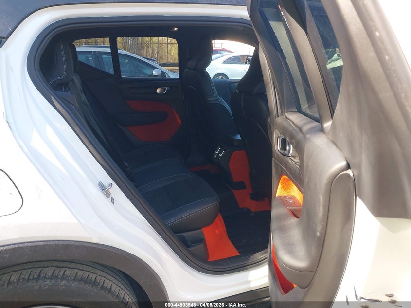 2019 Volvo Xc40 T5 R-Design VIN: YV4162UM8K2123285 Lot: 44803548