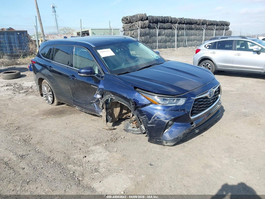 2021 Toyota Highlander Hybrid Platinum