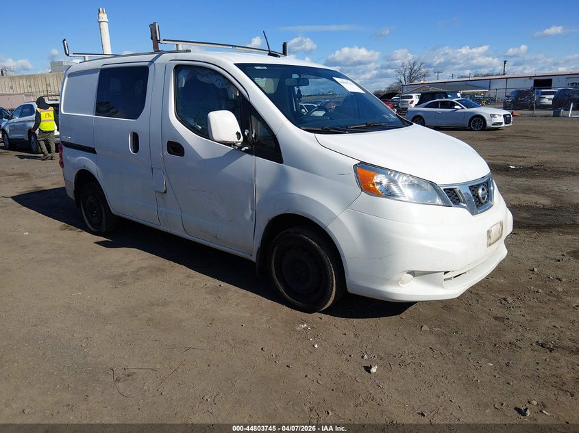 2015 NISSAN NV200 SV