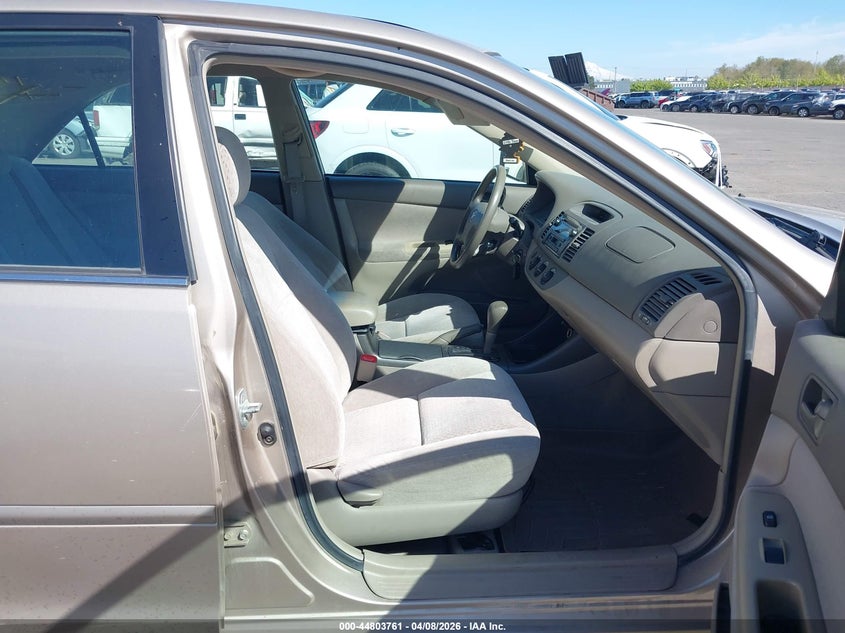 2004 Toyota Camry Le