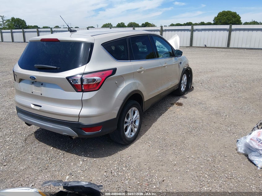 VIN 1FMCU0GD4HUE51684 2017 FORD ESCAPE SE