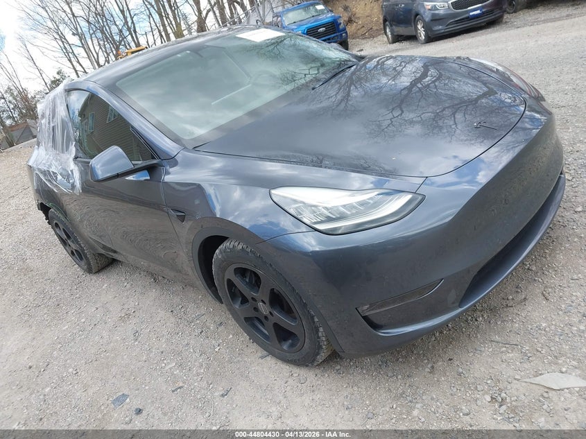 2022 Tesla Model Y Long Range Dual Motor All-Wheel Drive