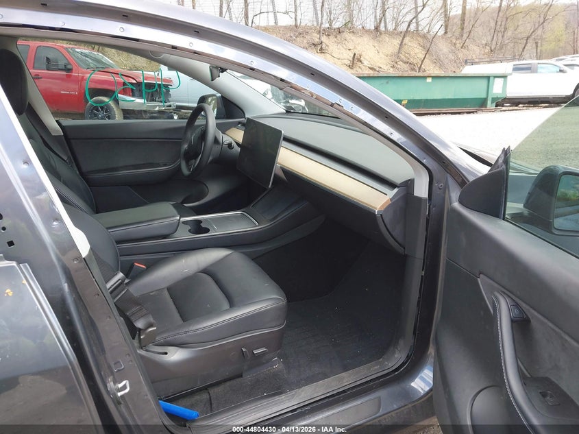 2022 Tesla Model Y Long Range Dual Motor All-Wheel Drive