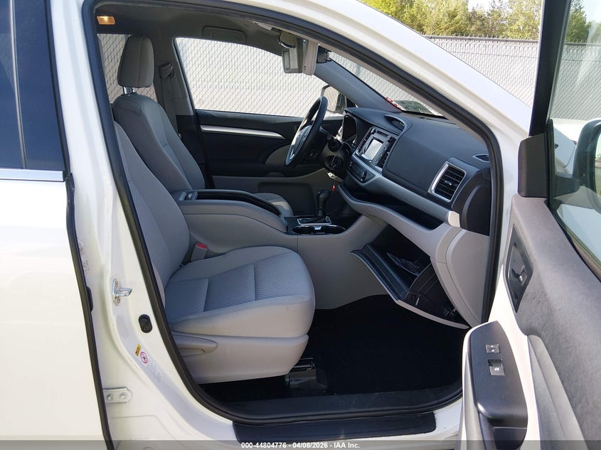 2019 Toyota Highlander Le