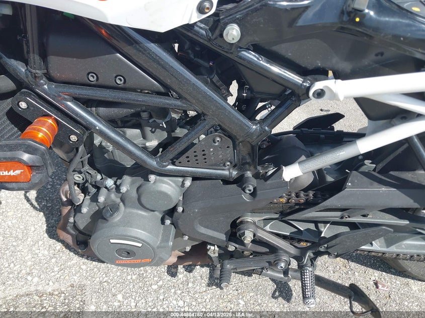 2022 Ktm 390 Duke VIN: MD2JPJ407NC235642 Lot: 44804780
