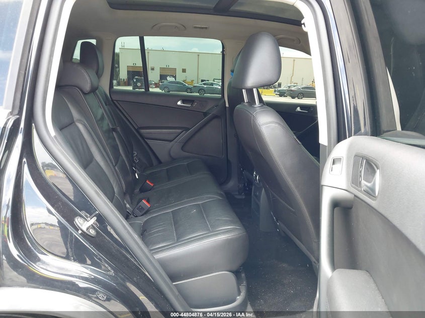 2017 Volkswagen Tiguan 2.0T Sport VIN: WVGTV7AX1HK027299 Lot: 44804876