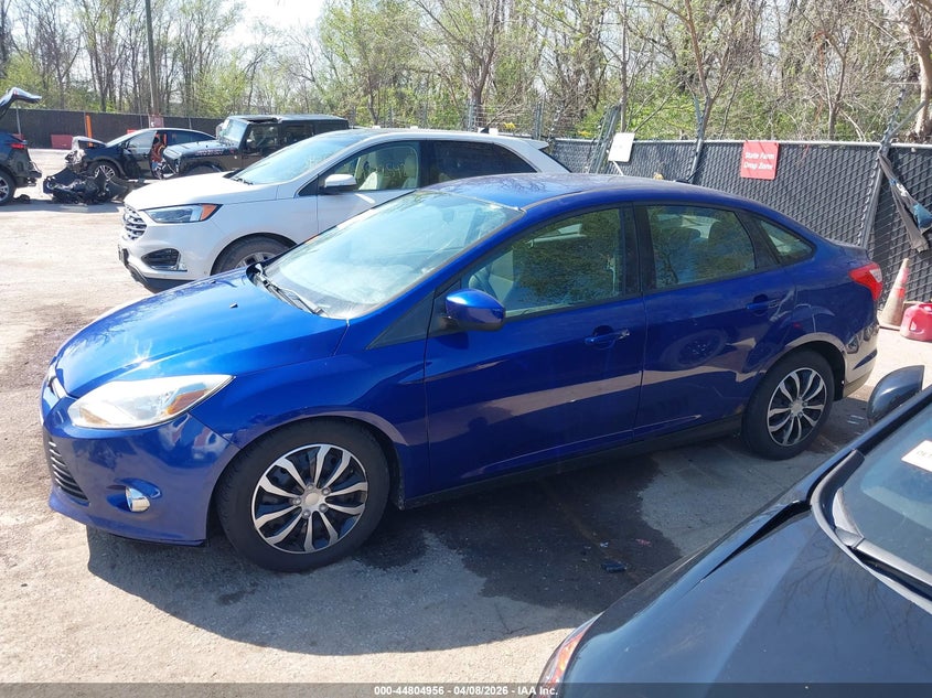1FAHP3F23CL254495 2012 Ford Focus 2.0 Se blue