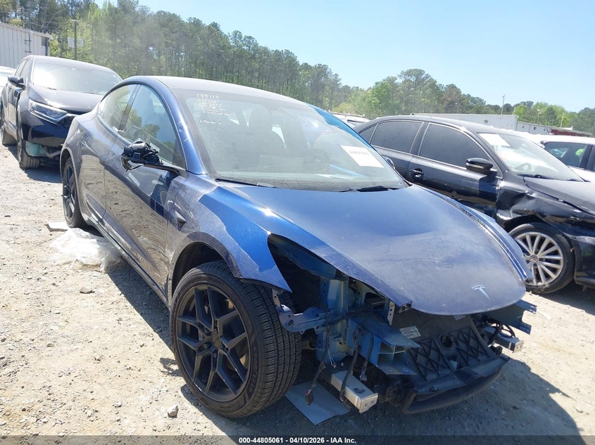 2022 Tesla Model 3 Rear-Wheel Drive