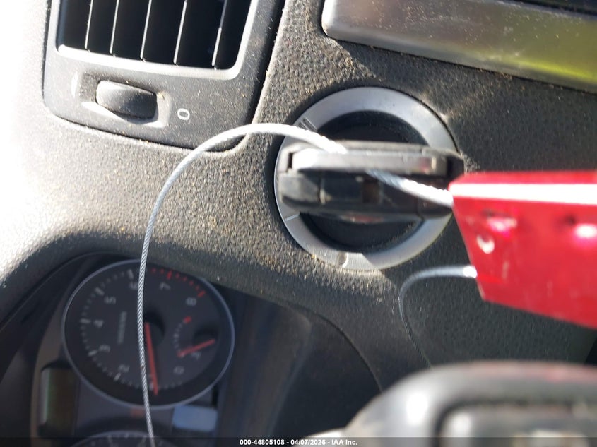 2008 Volvo V50 2.4I VIN: YV1MW382882382098 Lot: 44805108