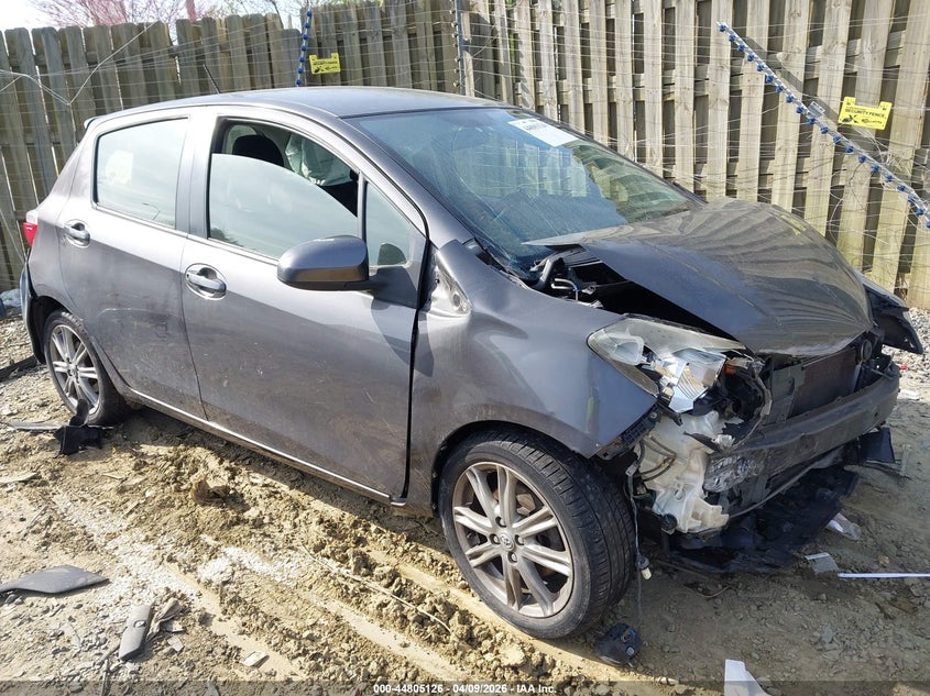 2013 TOYOTA YARIS SE