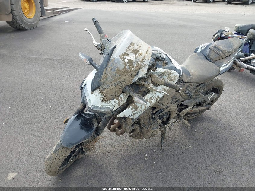2022 KAWASAKI ZR900 auction photo 1