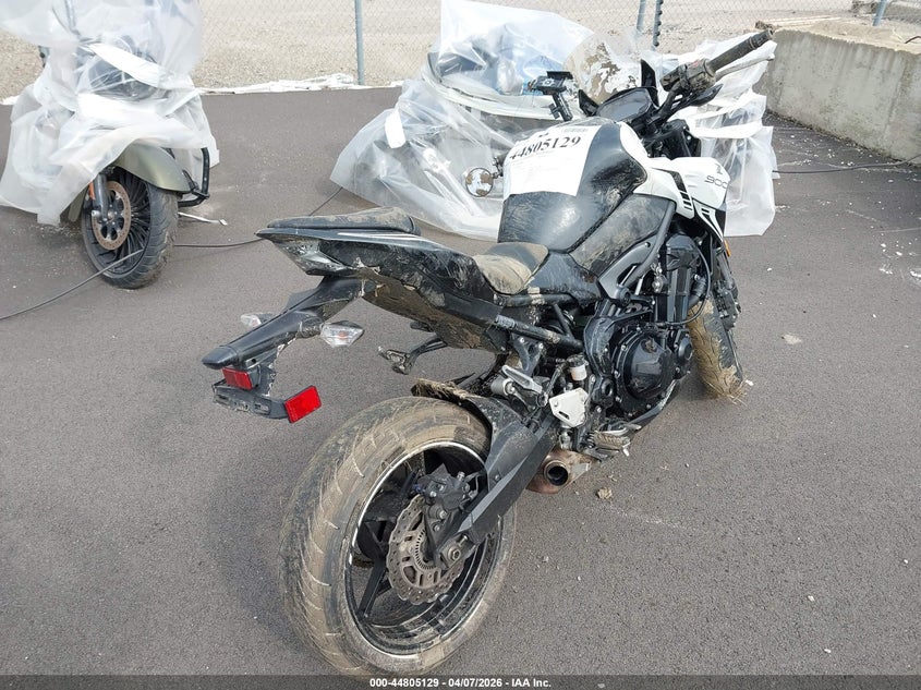 2022 KAWASAKI ZR900 auction photo 3
