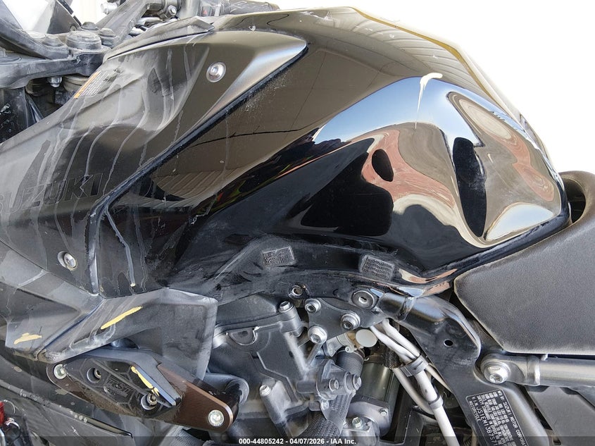 2025 Suzuki Gsx800 F VIN: JS1EM13B7S7101084 Lot: 44805242