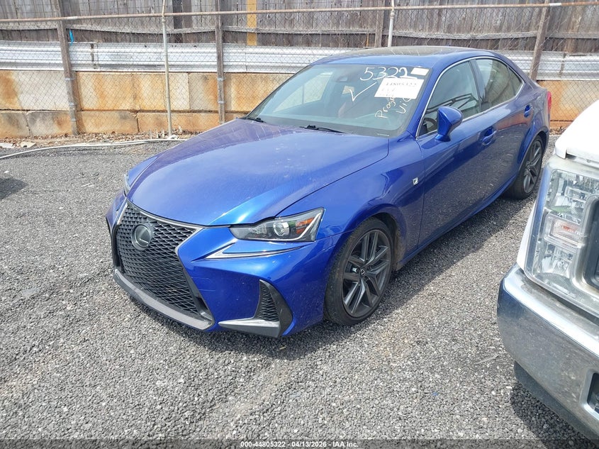 Vin: jthc81d27k5037901, lot: 45302590, lexus is 300 20192
