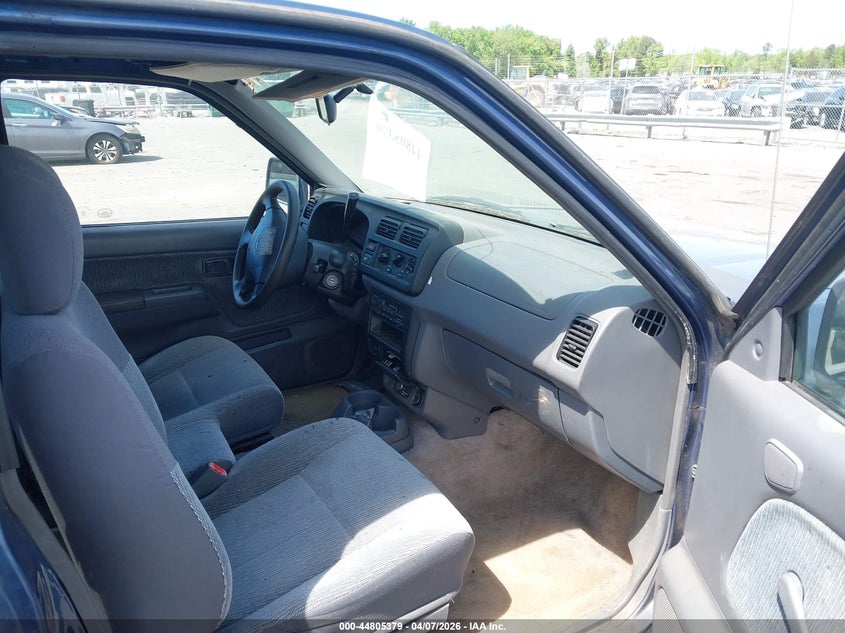 2000 Nissan Frontier Xe