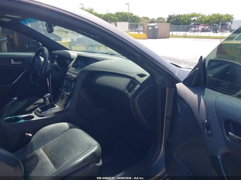 2013 Hyundai Genesis 3.8 Track