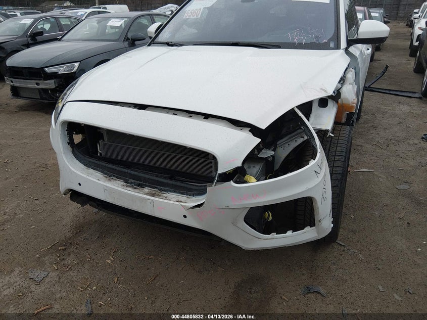 2021 Jaguar E-pace 2.0 300 Sport P300 Awd Automatic white Lot 111044805832 Vin SADF12GX9M1021679