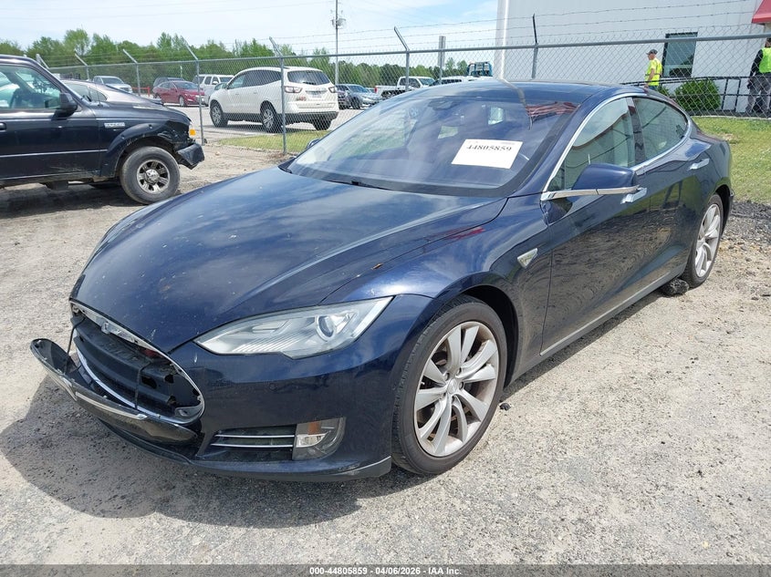 Vin: 5yjsa1h15efp56909, lot: 45303127, tesla model s p85 20142