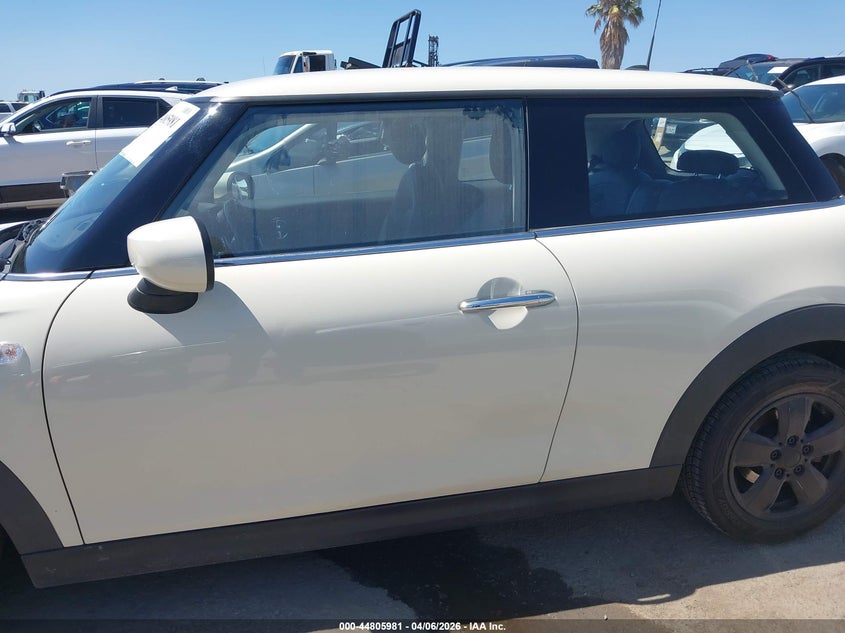 2020 Mini Hardtop Cooper VIN: WMWXR3C09L2M62077 Lot: 44805981