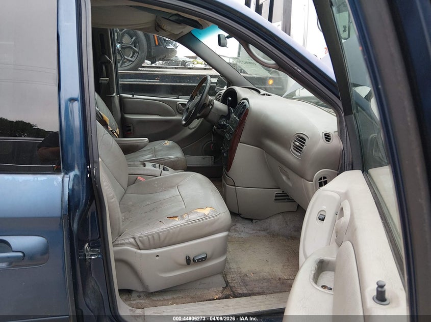 2001 Chrysler Town & Country Lxi