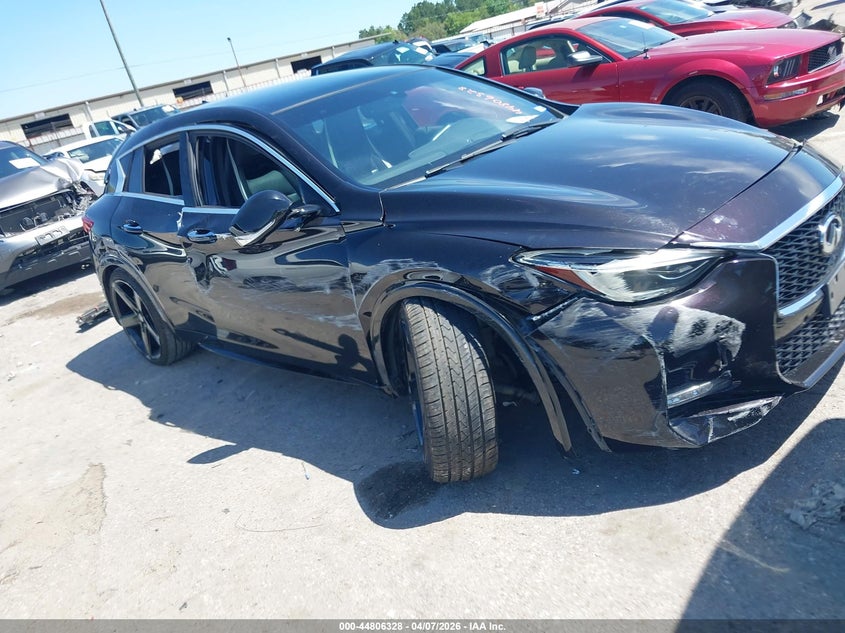 2017 INFINITI QX30 SPORT