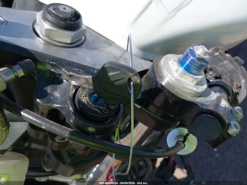 2004 Yamaha Yzfr6 L VIN: JYARJ06E14A011284 Lot: 44806334