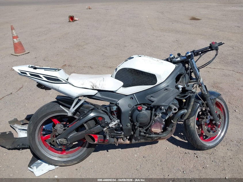 2004 Yamaha Yzfr6 L VIN: JYARJ06E14A011284 Lot: 44806334