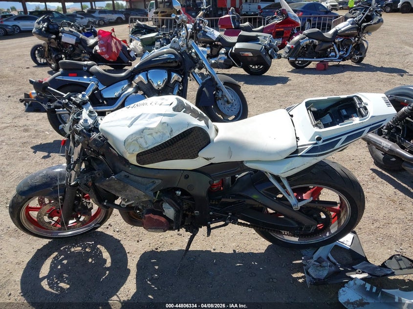 2004 Yamaha Yzfr6 L VIN: JYARJ06E14A011284 Lot: 44806334