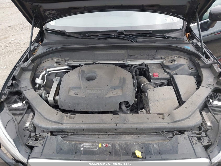 2018 Volvo Xc60 T5 Momentum VIN: LYV102RK9JB116693 Lot: 44806499