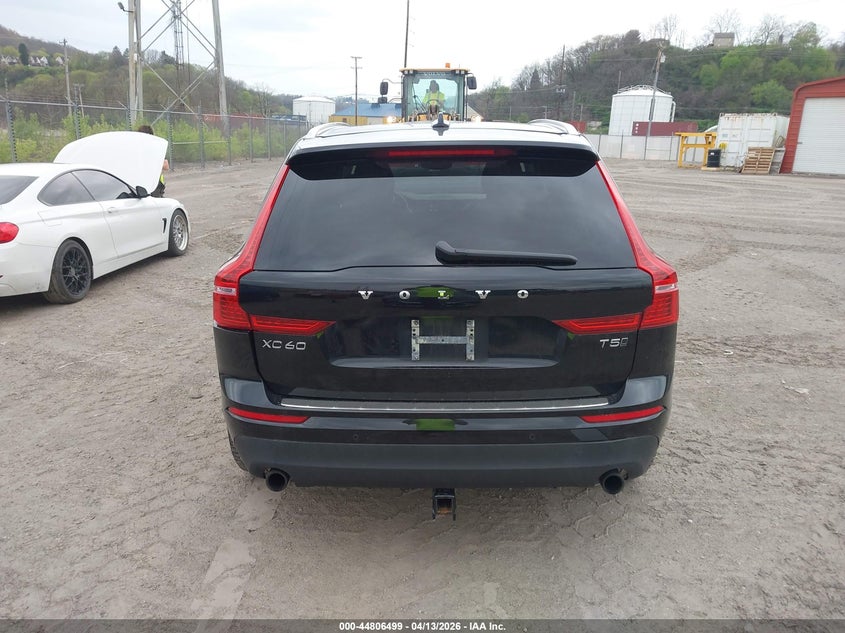 2018 Volvo Xc60 T5 Momentum VIN: LYV102RK9JB116693 Lot: 44806499