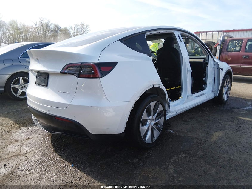 TESLA MODEL Y 2022 VIN 7SAYGAEE5NF508520