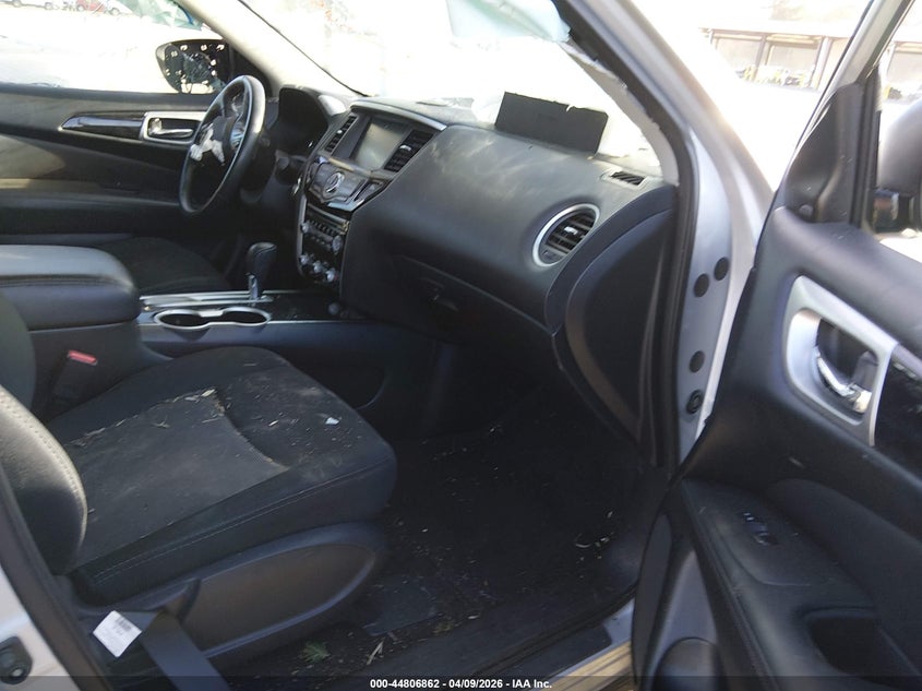 2019 Nissan Pathfinder Sv