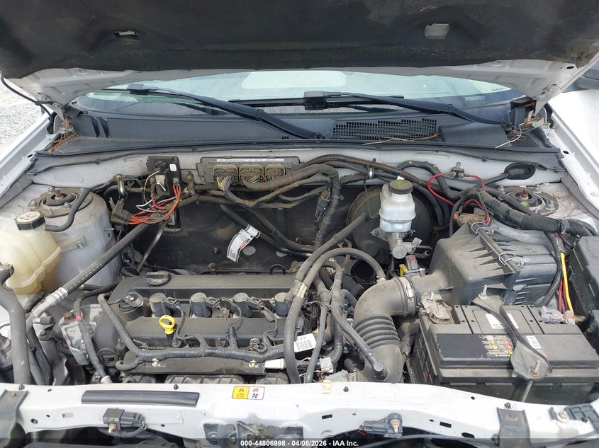 1FMCU0C76CKC60224 2012 Ford Escape 2.5 Xls White