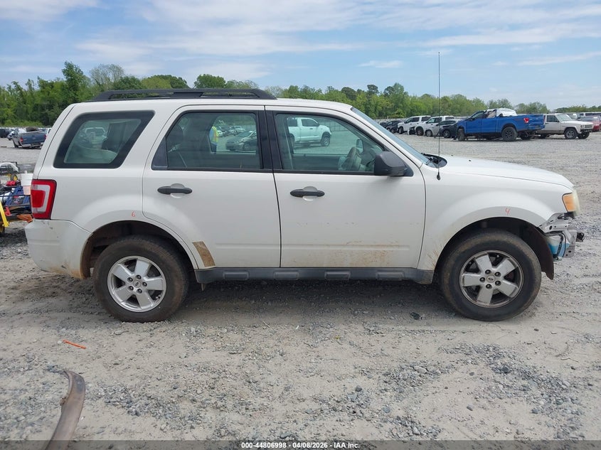 1FMCU0C76CKC60224 2012 Ford Escape 2.5 Xls White