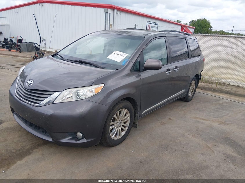 2013 Toyota Sienna Xle V6 8 Passenger 5TDYK3DC7DS383019 photo 1