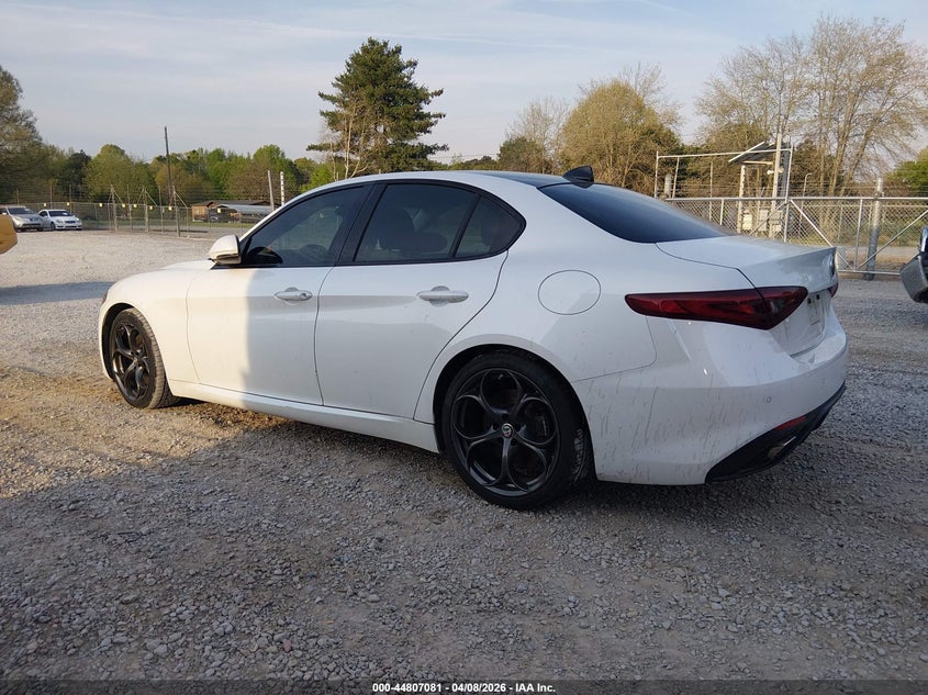 2017 Alfa Romeo Giulia Ti Rwd
