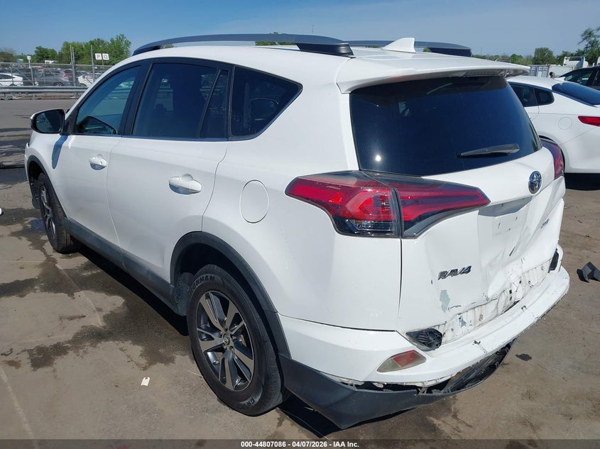 2017 TOYOTA RAV4 auction photo 3