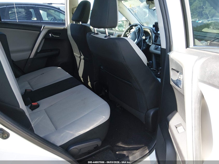 2017 TOYOTA RAV4 auction photo 8