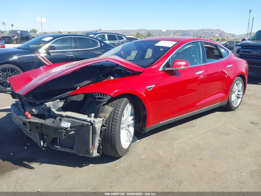 Vin: 5yjsa1e19ff105823, lot: 45304417, tesla model s 60/70/85 20152