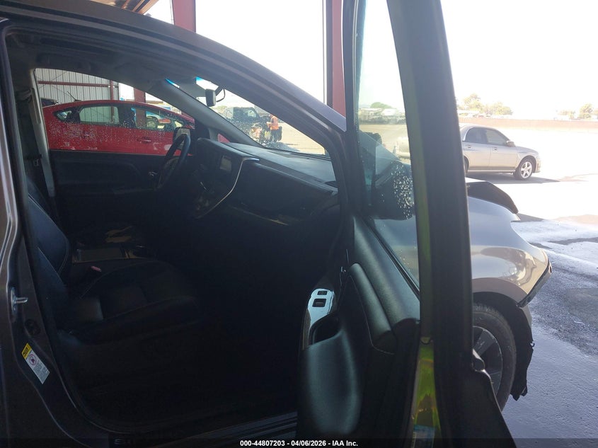 2016 Toyota Sienna Se Premium 8 Passenger